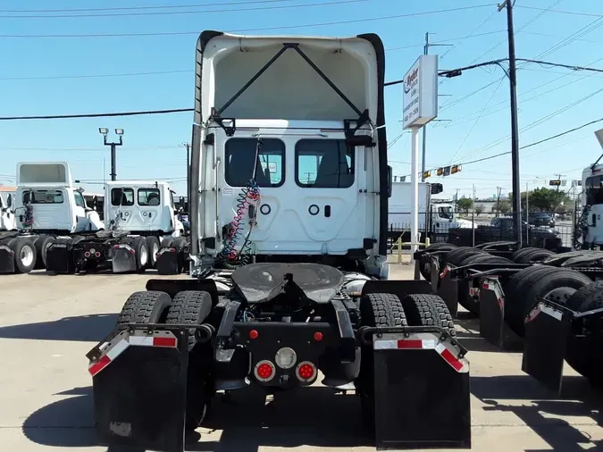 2019 FREIGHTLINER/MERCEDES CASCADIA 113