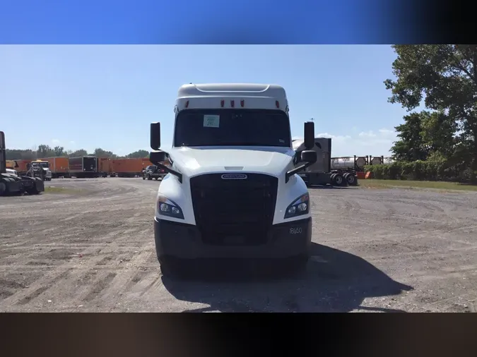 2020 Freightliner Cascadia 126