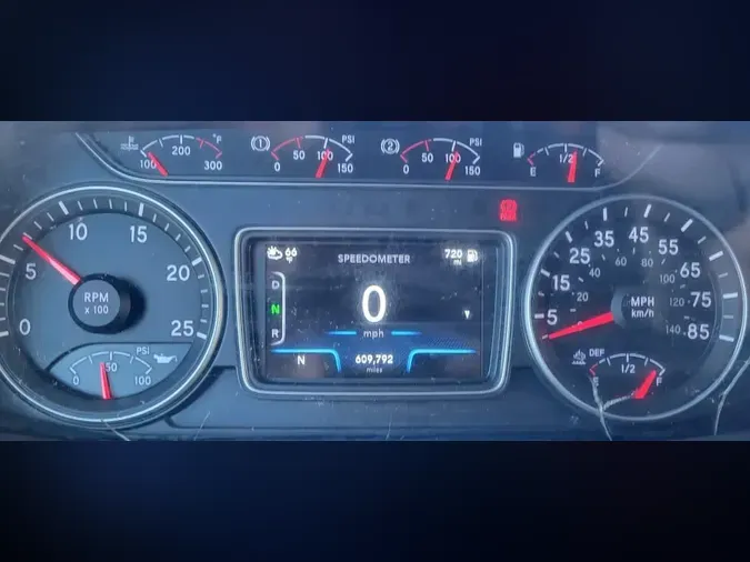 2020 NAVISTAR INTERNATIONAL LT625 SLPR CAB