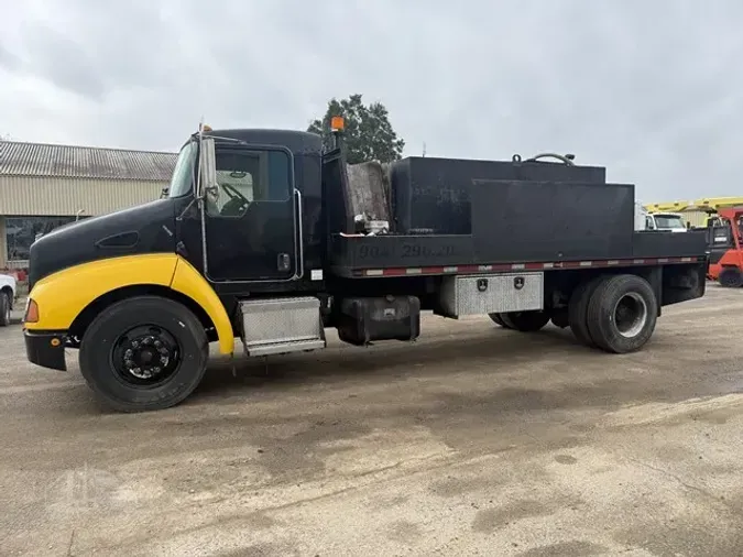 2004 KENWORTH T300167d84a9ea9f154657ba9c23632054fc