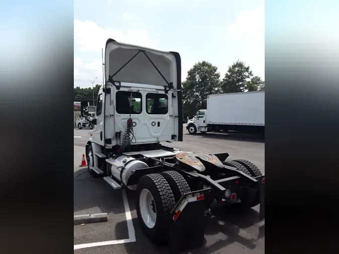 2018 FREIGHTLINER/MERCEDES CASCADIA 113