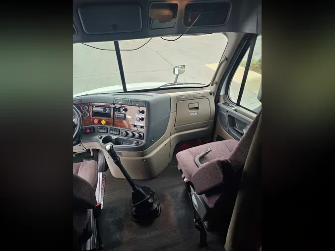 2019 FREIGHTLINER/MERCEDES CASCADIA 125