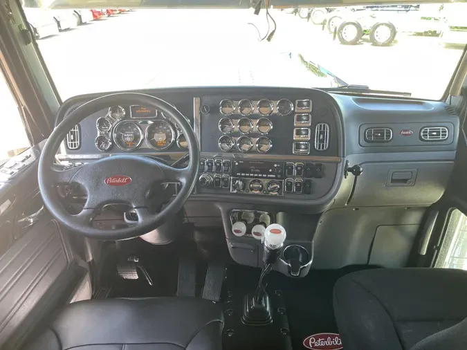 2021 Peterbilt 389