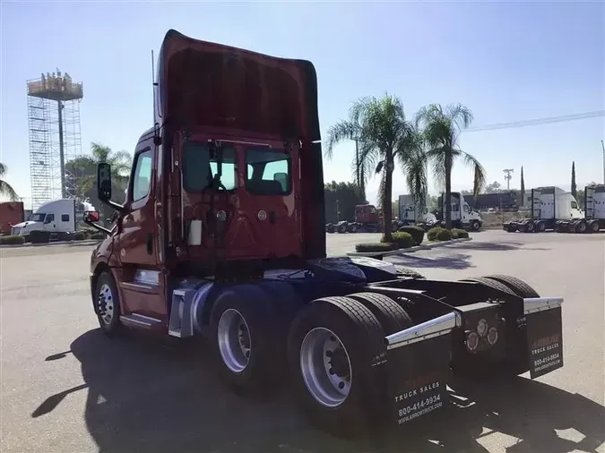 2020 FREIGHTLINER CA126