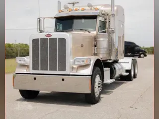 2019 PETERBILT 389
