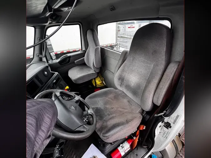 2019 NAVISTAR INTERNATIONAL LT625 DAYCAB T/A