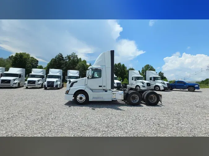 2018 Volvo VNL300