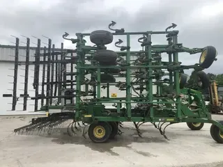 2008 John Deere 2210