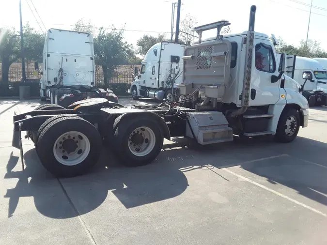 2016 FREIGHTLINER/MERCEDES CASCADIA 125