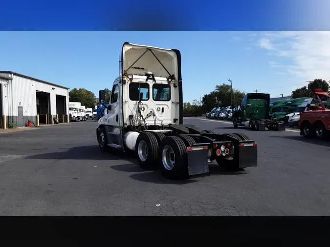 2019 Freightliner Cascadia 125