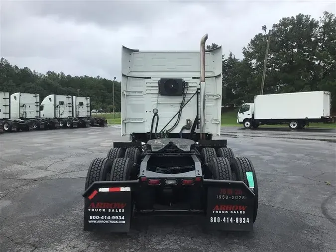 2019 VOLVO VNL740