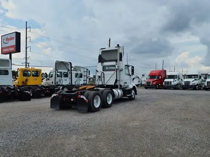 2019 VOLVO VNL64T-300