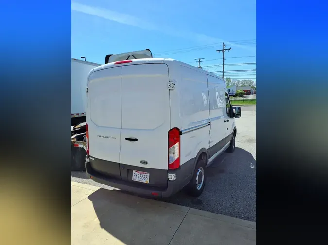 2017 FORD MOTOR COMPANY TRANSIT 250 MED ROOF
