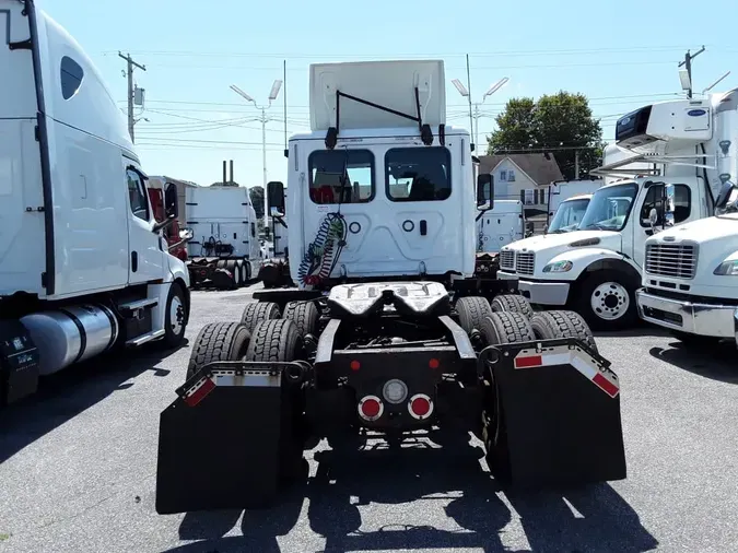 2018 FREIGHTLINER CASCADIA 12516a805b1d10a10f6d71ec302a8329e89