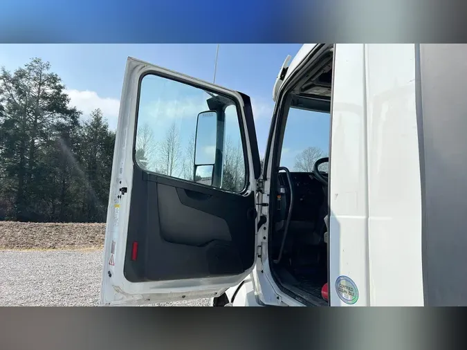 2018 Volvo VNL300