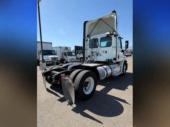 2019 FREIGHTLINER/MERCEDES CASCADIA 11316acf19298c3113c3d66ca737952f847