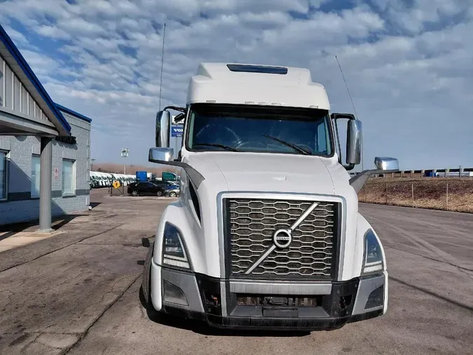 2021 VOLVO VNL64T860