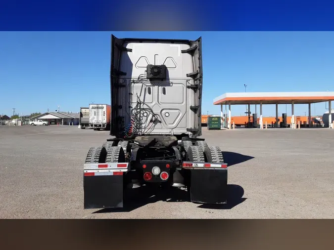 2022 Freightliner Cascadia 126