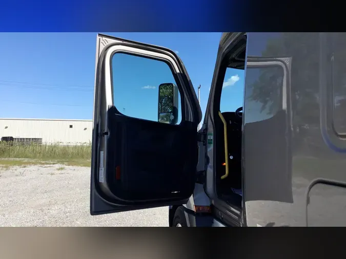 2024 Freightliner Cascadia 126