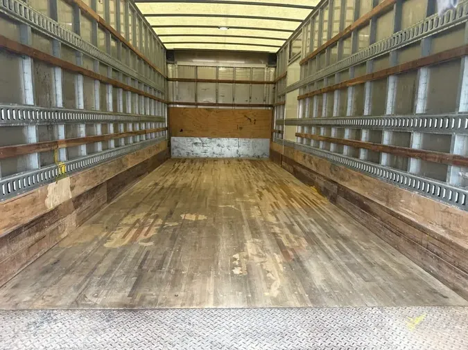 2020 FREIGHTLINER/MERCEDES M2 106
