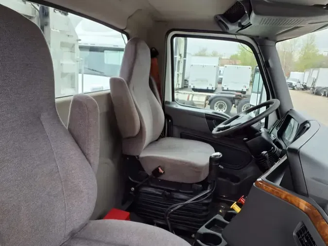 2018 NAVISTAR INTERNATIONAL LT625 DAYCAB T/A