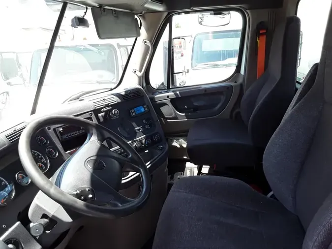 2018 FREIGHTLINER CASCADIA 12516bd858f9f67e8e51822f2977087b56b