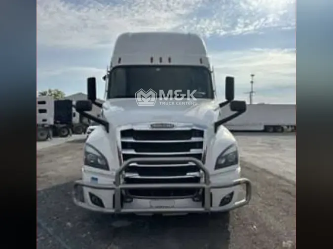 2020 FREIGHTLINER Cascadia 126