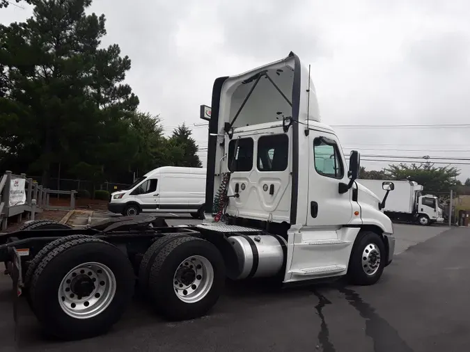 2018 FREIGHTLINER/MERCEDES CASCADIA 125