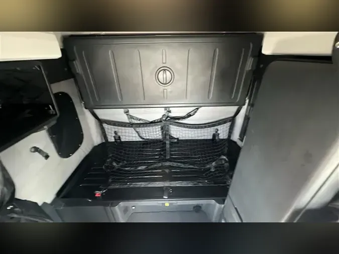 2019 FREIGHTLINER CA126