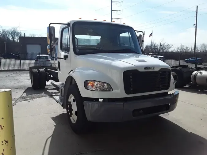 2020 FREIGHTLINER/MERCEDES M2 106