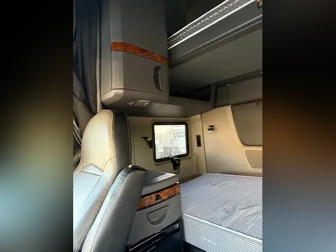 2021 International LT625