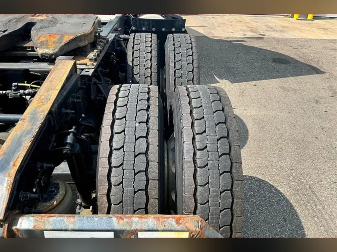 2022 INT LT625 6x4