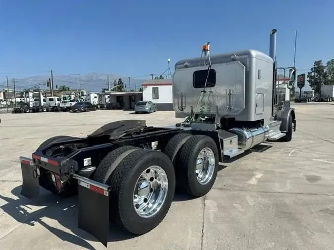 2020 Peterbilt 389