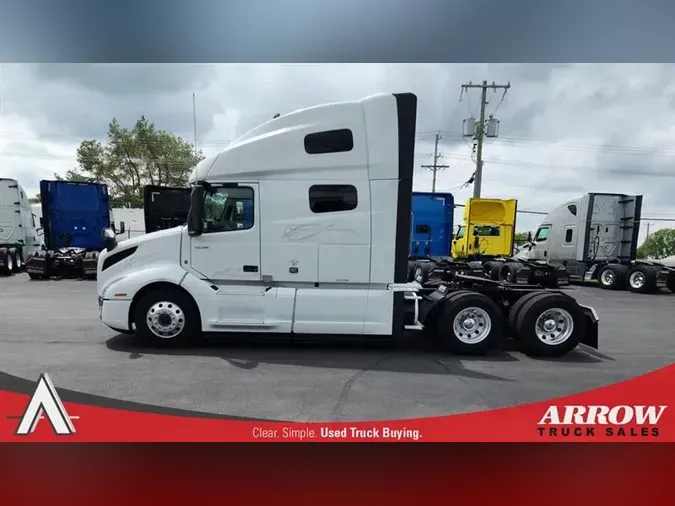 2022 VOLVO VNL760