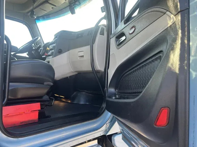 2022 Peterbilt 567