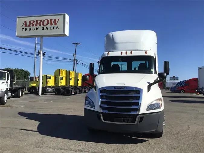 2021 FREIGHTLINER CA126