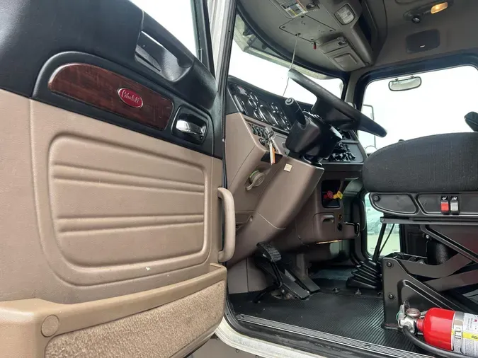2020 Peterbilt 389
