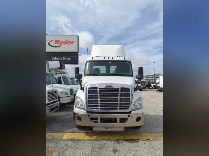 2016 FREIGHTLINER/MERCEDES CASCADIA 113