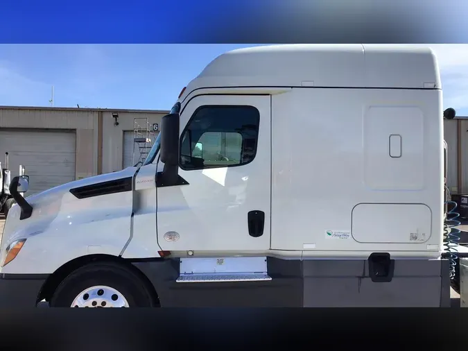 2020 Freightliner Cascadia 12616d58d9cb54e435cbc076f917880a443