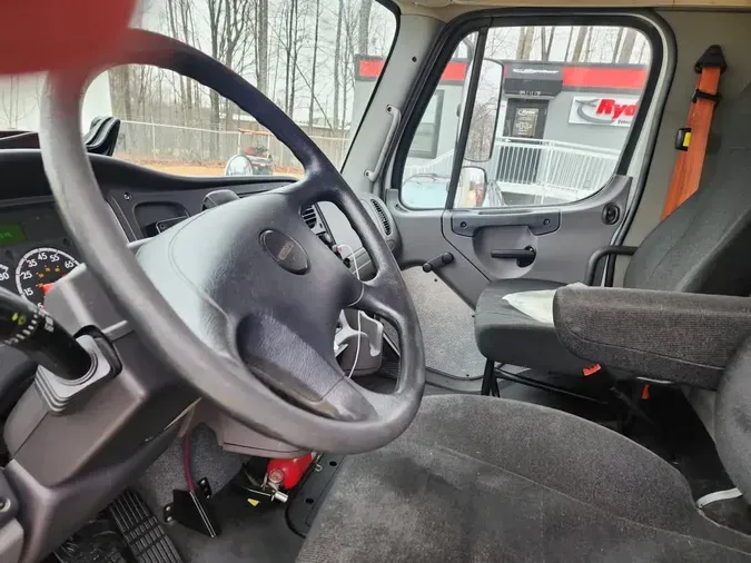 2018 FREIGHTLINER/MERCEDES M2 10616d6030abe5a162370bc8af910c3c30f