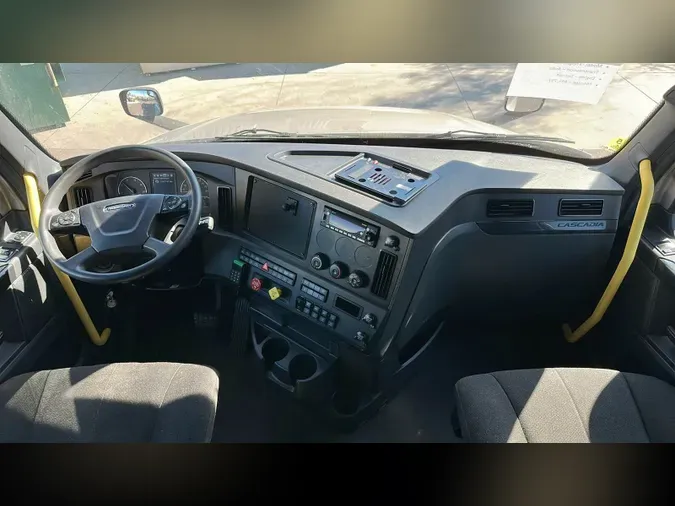 2024 Freightliner Cascadia 126