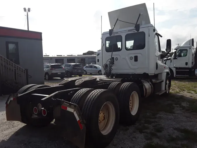 2016 FREIGHTLINER/MERCEDES CASCADIA 125