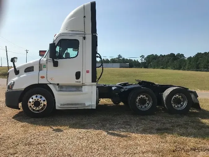 2018 Freightliner X11364ST