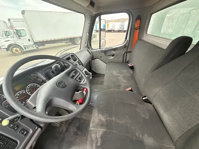2020 FREIGHTLINER/MERCEDES M2 106