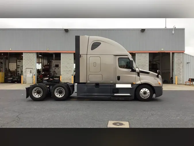 2022 Freightliner Cascadia 126