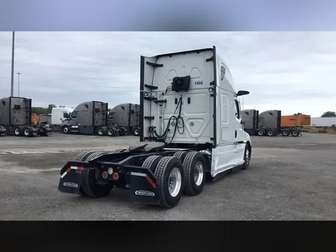 2022 Freightliner Cascadia 12616e0818d712ebfb18272071e3dd16584