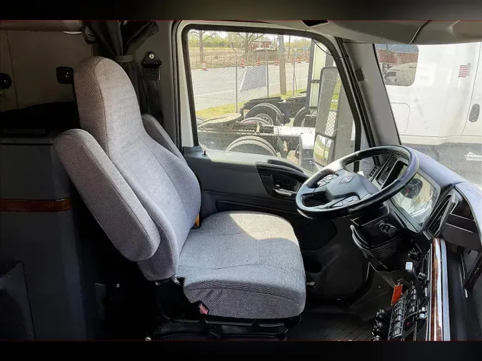 2021 INT LT625 6x4