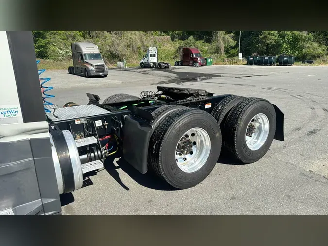 2020 Freightliner Cascadia 126