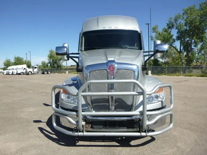 2023 Kenworth T680
