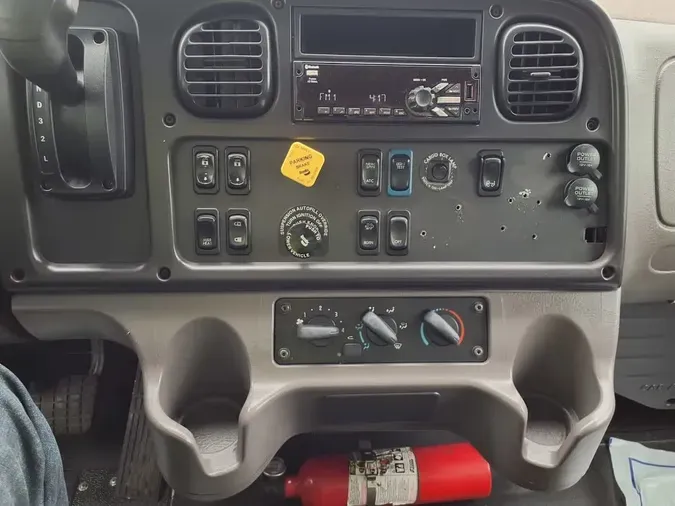 2020 FREIGHTLINER/MERCEDES M2 106